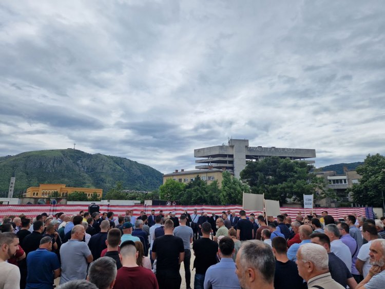 Za sutra najavljeni novi mirni protesti u Mostaru na lokalitetu Lakišića harema